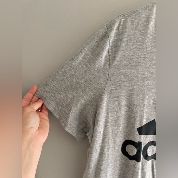 Adidas Amplifier Tee Men’s SZ L Heather Grey Crew Neck Short Sleeve Logo Casual - Picture 3 of 6